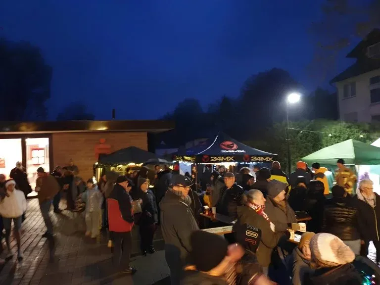 Weihnachtsmarkt 2023 - FC Erlenbach mit Halle